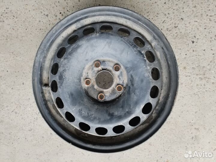 Диск штампованный R16 Фольксваген Пассат Б6