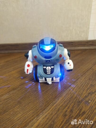 Интерактивный робот игрушка с функцией пара