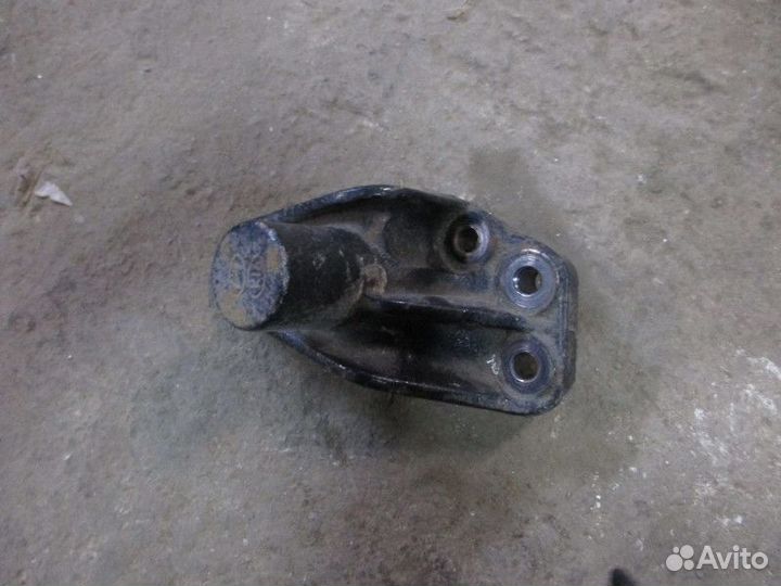 Кронштейн двигателя правый Kia Ceed 2012-2018 (218