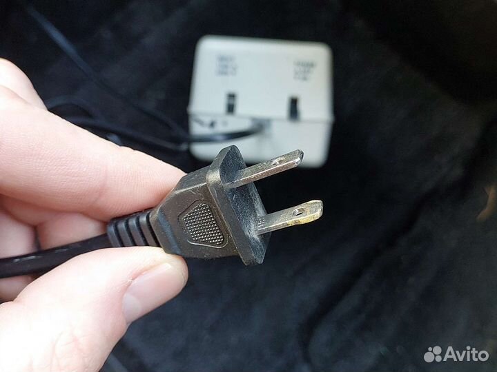 Понижающий трансформатор 220 и 110 вольт 230 ватт