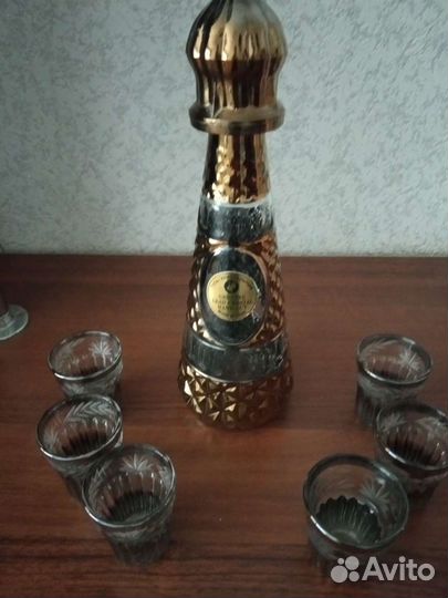 Графин с рюмками, подсвечники,кофейные пары