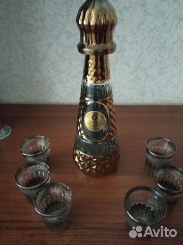 Графин с рюмками, подсвечники,кофейные пары