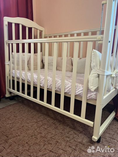 Детская кроватка