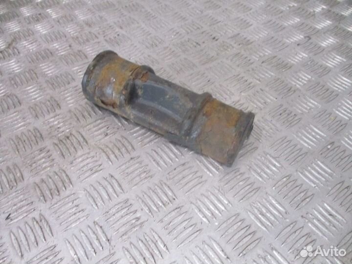 Проставка задней стремянки renault 5010557615