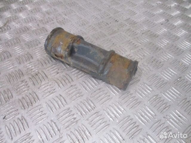 Проставка задней стремянки renault 5010557615