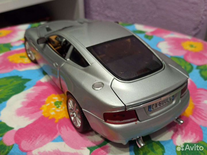 Модель 1.18 Aston martin