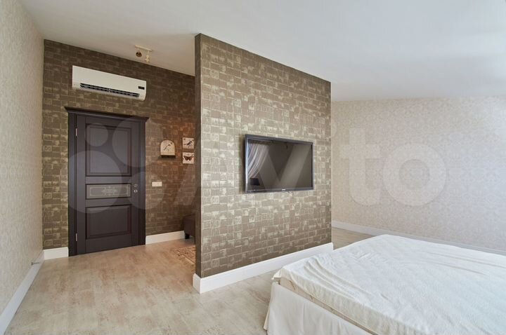 Дом 300 м² на участке 2 сот.