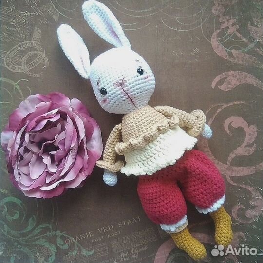 Зайчик в штанишках. Вязаная игрушка ручной работы