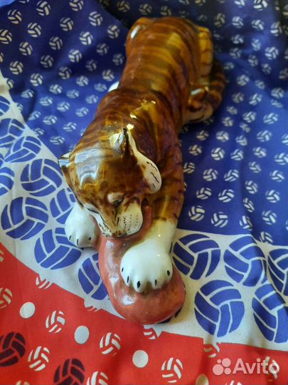 Тигр с мясом