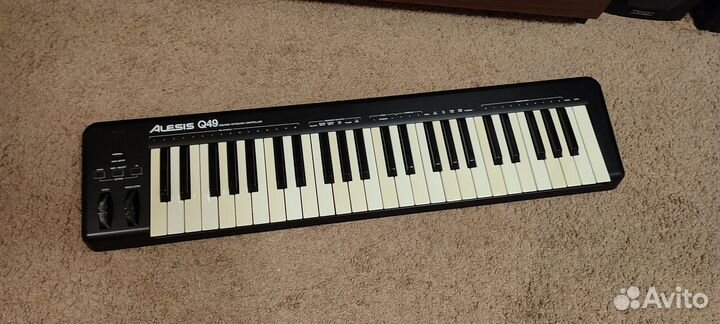 Midi клавиатура Alesis Q49