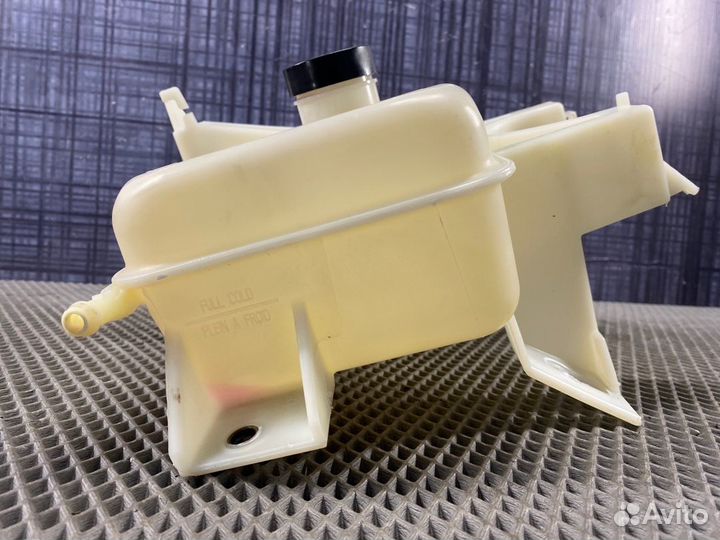 Бачок расширительный Chevrolet Trailblazer GMT360