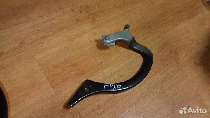 Renaylt symbol 2 петли багажника