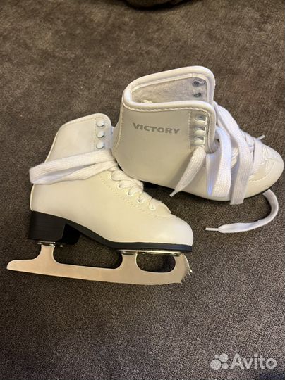 Коньки фигурные 30 размер