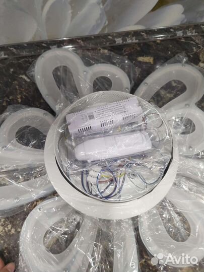 Люстра светодиодная новая