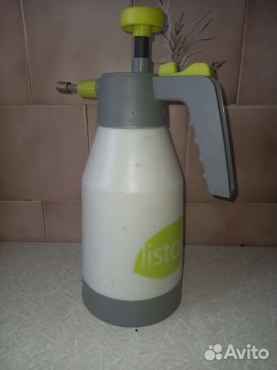 Опрыскиватель садовый ручной