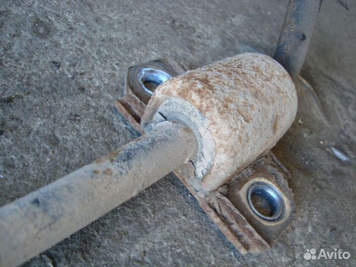 Стабилизатор задний W251 M272 A2513200511