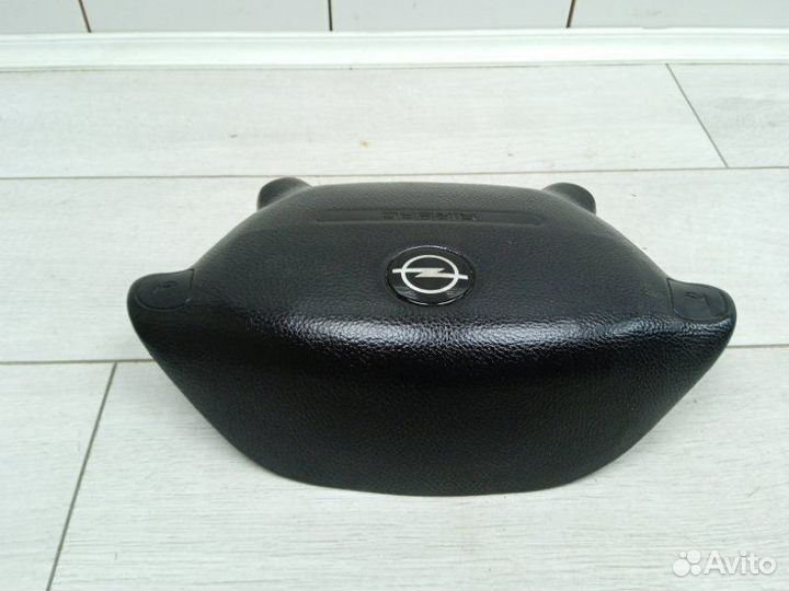 Подушка безопасности руля (Airbag) Opel Omega 2