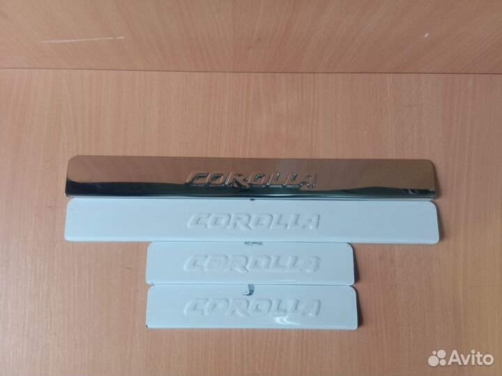 Накладки на пороги Toyota Corolla (2013-2019)