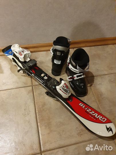 Горные лыжи и ботинки, шлем, палки детские бу