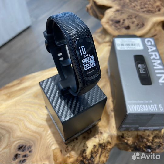 Фитнес-браслет Garmin Vivosmart 5 Black