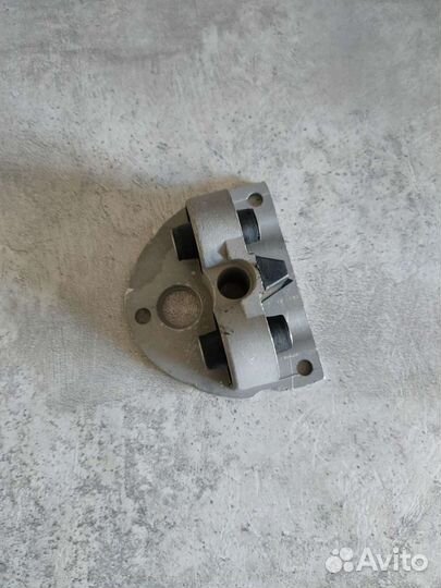 Подушка крепления двигателя верхн Yamaha 9.9-15