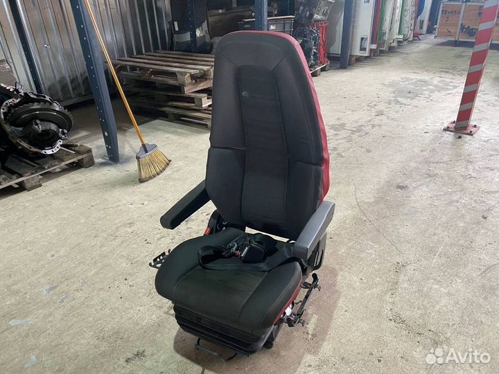 Водительское сидение Volvo FH4