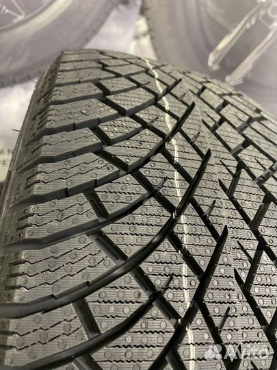 Nokian Tyres Hakkapeliitta R5 SUV 275/45 R21 110T