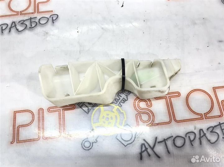 Крепление переднего бампера правое Nissan Qashqai