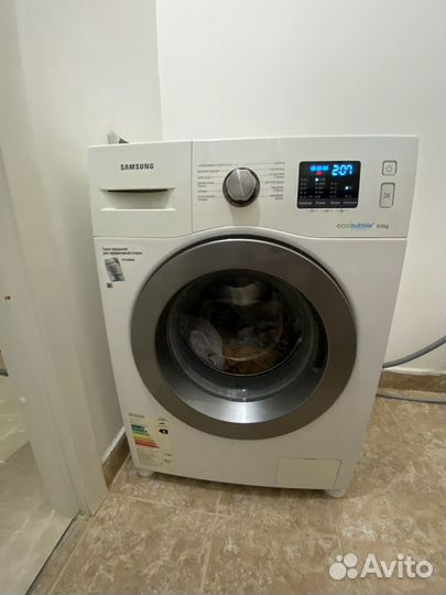 Стиральная машина Samsung WW60H2220EW