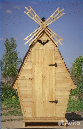 Уличный туалет с декором TLU