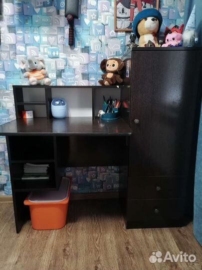 Продаю стол