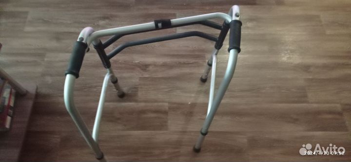 Ходунки для взрослых шагающие