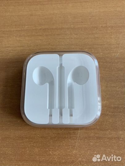 Оригинальная коробочка для наушников apple