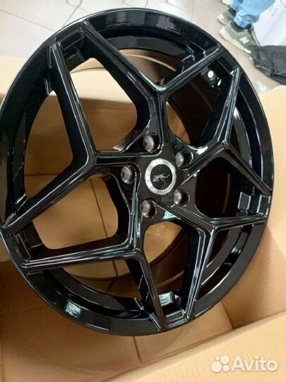 Диски R18 Lizardo 5540