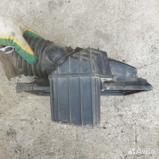 Датчик массового расхода воздуха Mazda 3 BK