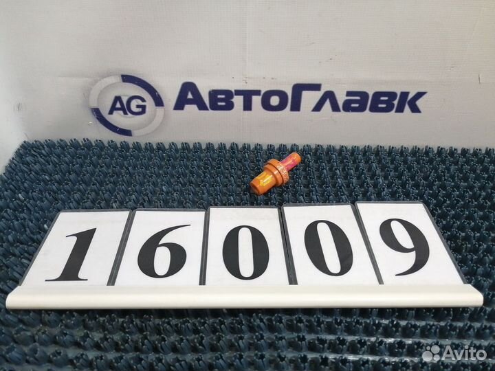 Клапан вентиляции картерных газов Toyota Vitz