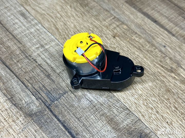 Мотор боковой щетки правый (R) Mamibot exvac 660