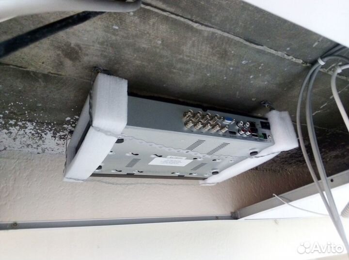 Установка видеонаблюдения, домофонов, замков