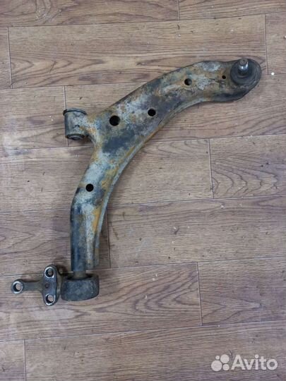 Рычаг передний правый Nissan Almera Classic