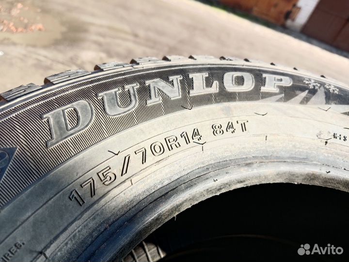 Dunlop SP Winter Ice 02 175/70 R14 84