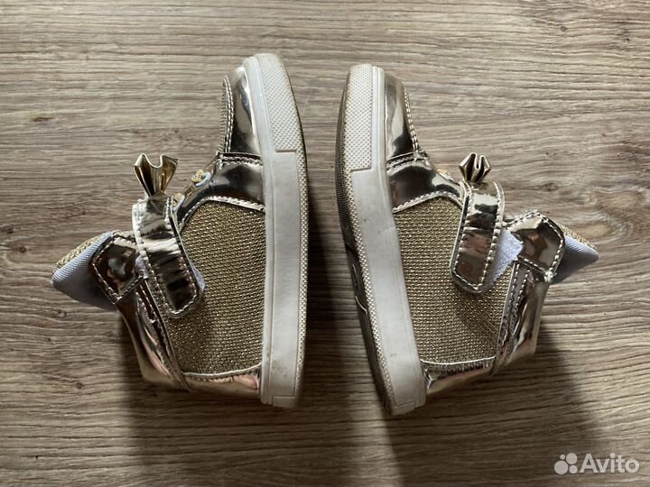 Кроссовки для девочки 27