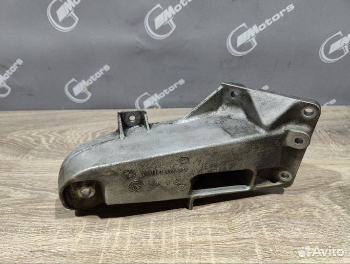 Кронштейн двигателя левый Bmw X5 E53 M54B30 2006