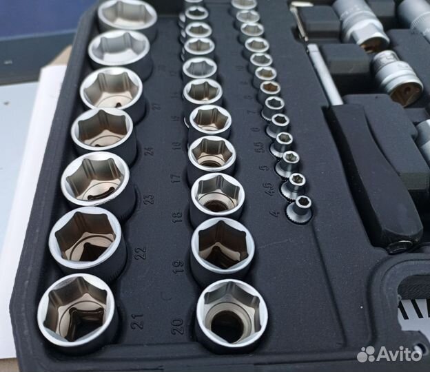 Набор инструментов для автомобиля