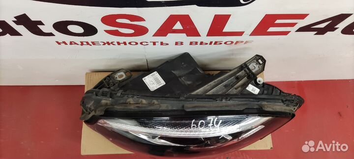 Фара передняя левая Mercedes W246