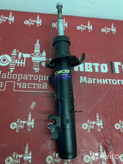 Citroen C3 Стойка амортизационная передний правый