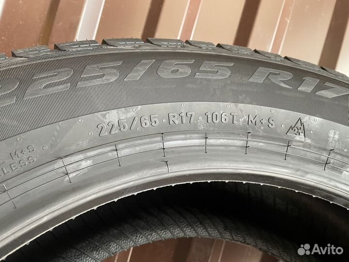 Pirelli Formula Ice FR 225/65 R17 106T