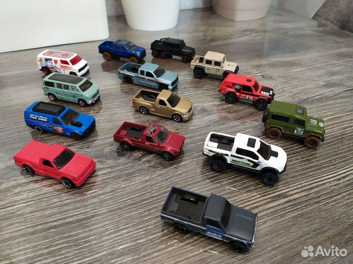 Машинки Hot Wheels
