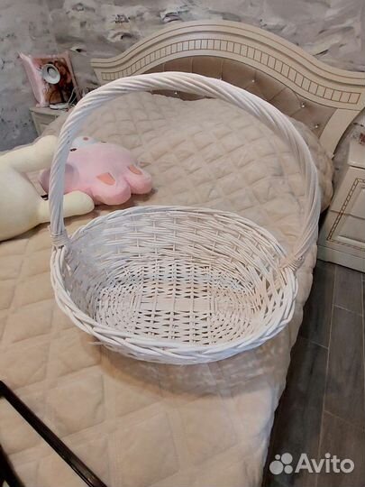 Корзина плетеная с ручкой