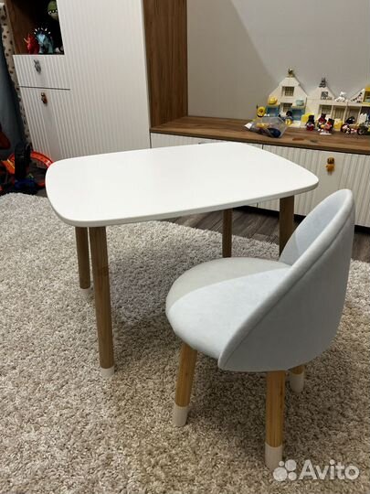 Детский стол и стул