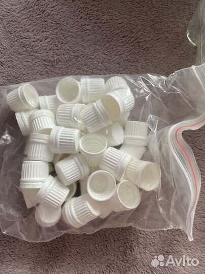 Флаконы из стекла 15 мл новые и крышки к ним